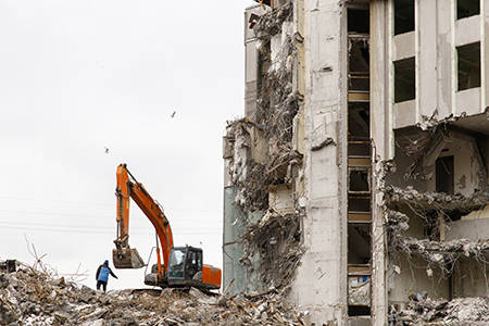Derribos industriales en Hondarribia